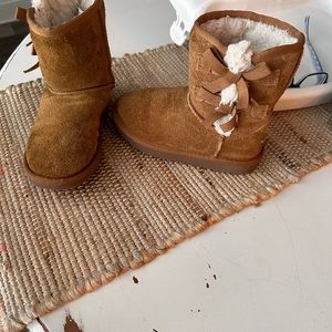 Girls boots